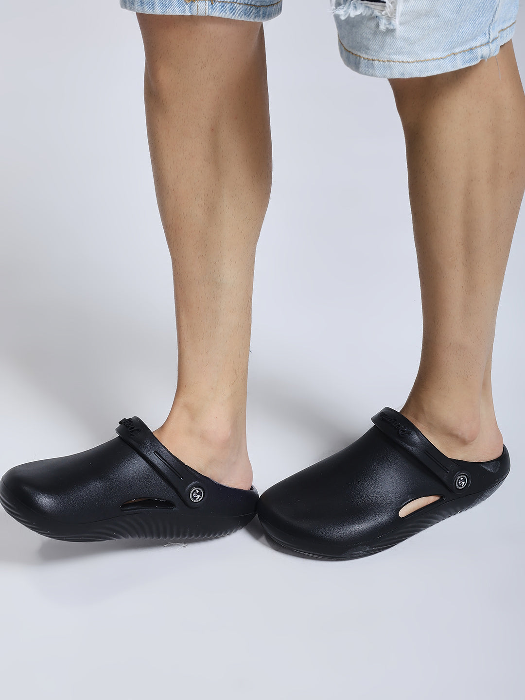 Penguin Snowy Black