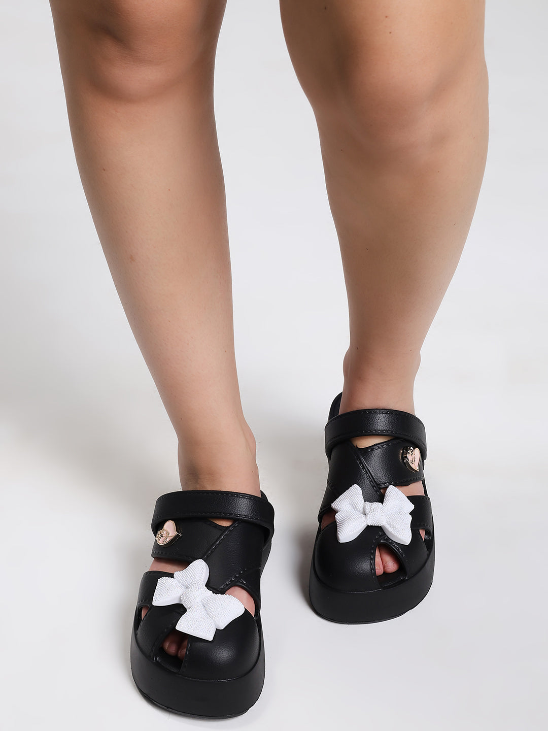 Penguin Petal Black