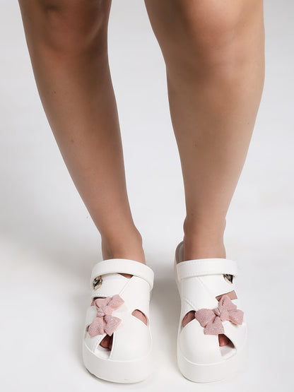 Penguin Petal White