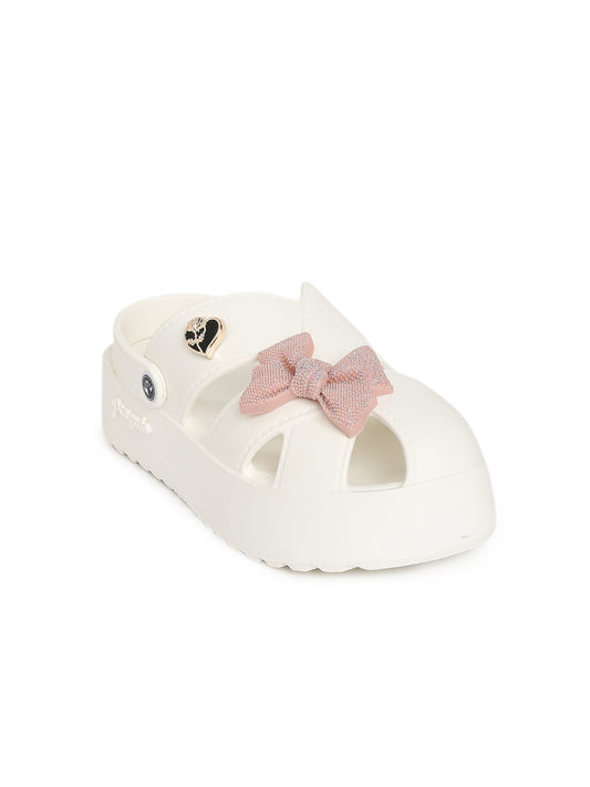 Penguin Petal White
